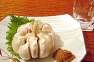 ニンニクの丸揚げ